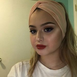 Meet your Posher, Antoneta